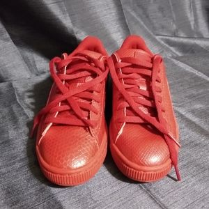 Cherry Red Pumas